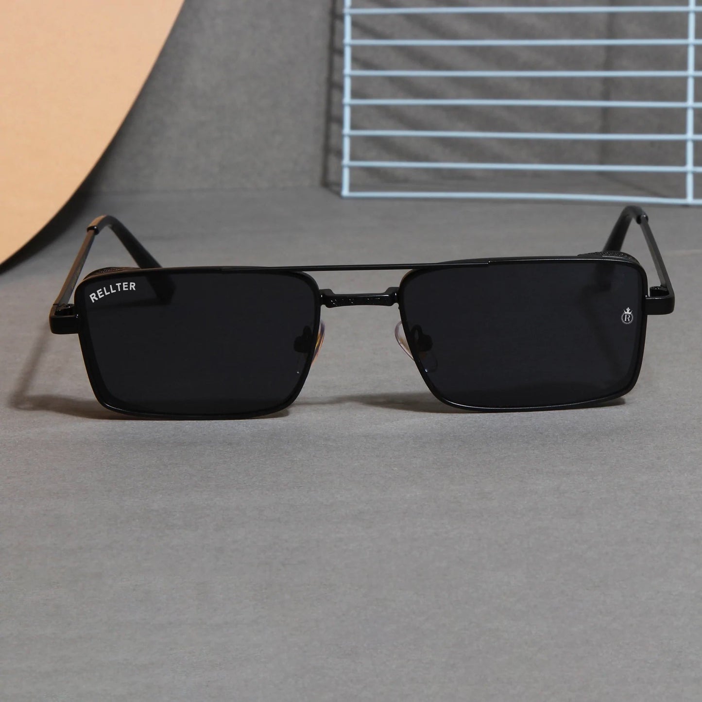 Rellter Square Sq-555 black to Black Sunglasses